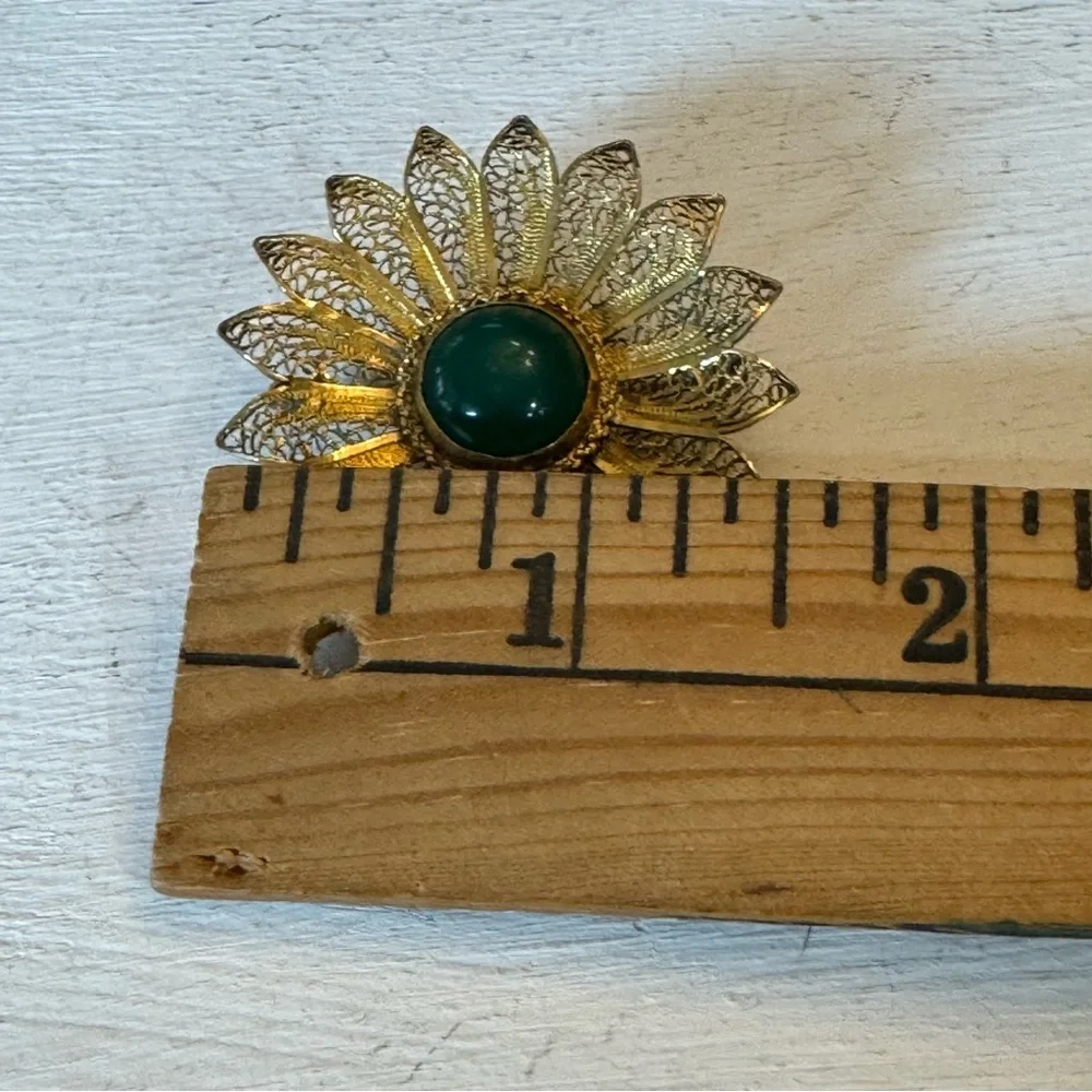 Beautiful Vintage Gold Tone Cabochon Filigree Brooch 1950’s